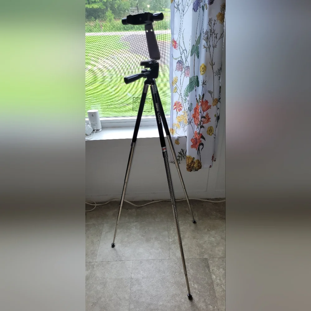 Tripod with phone mount